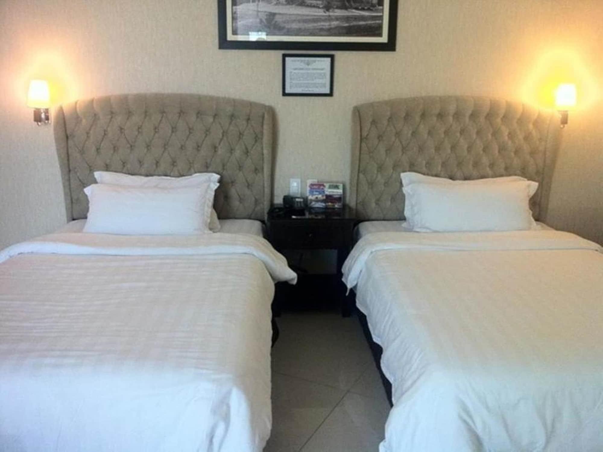 Baguio Crown Legacy Hotel Багио Экстерьер фото